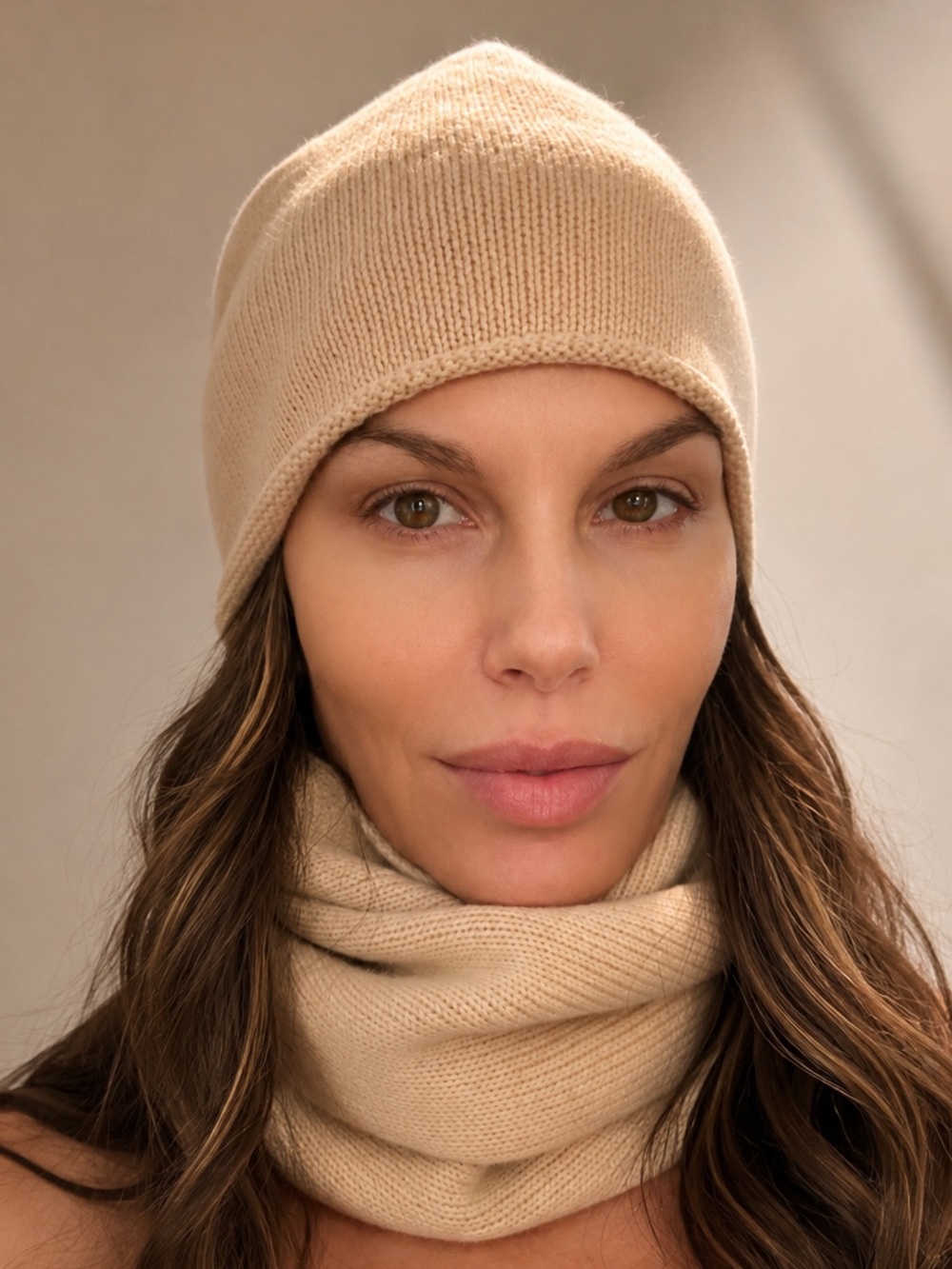 Toteme NWT Cashmere Beanie & Collar Infinity Scarf Set Cream